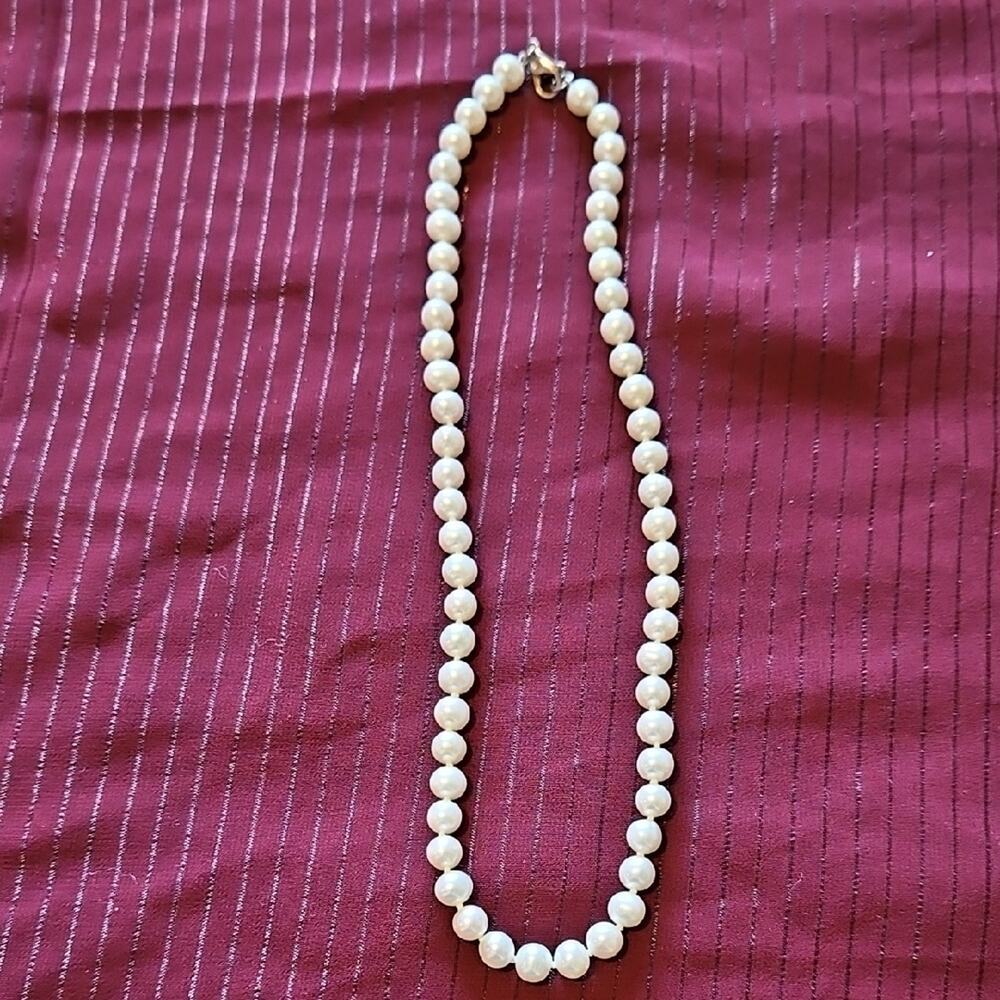 7 Assorted Handmade Faux Pearl Necklaces - Picture 2 of 8